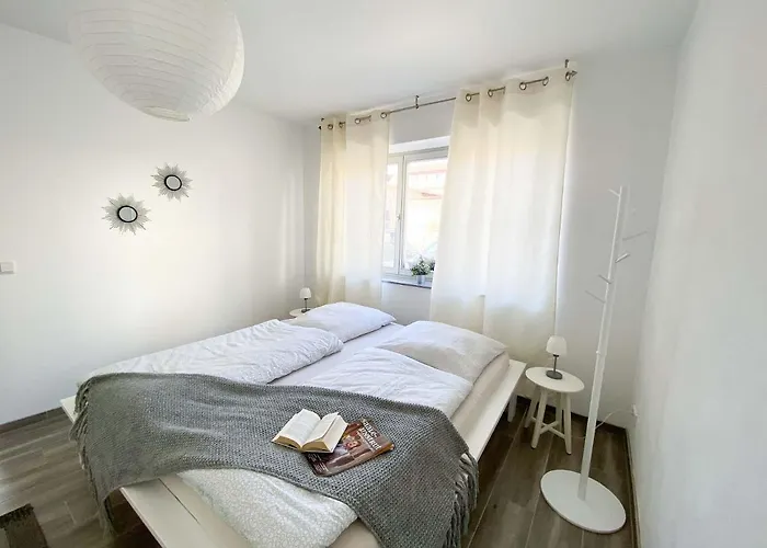 Weinquartier 6 Eventraum Fahrradraum Kaffee Kueche Parken * נאומבורג