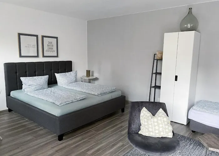 Weinquartier 6 Eventraum Fahrradraum Kaffee Kueche Parken דירה