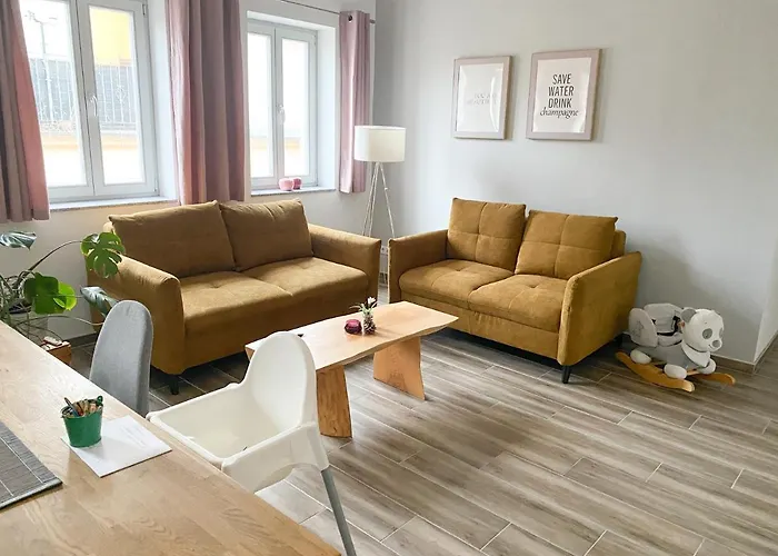 Weinquartier 6 Eventraum Fahrradraum Kaffee Kueche Parken נאומבורג