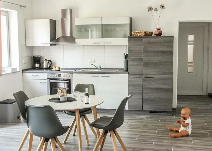 Weinquartier 6 Eventraum Fahrradraum Kaffee Kueche Parken נאומבורג